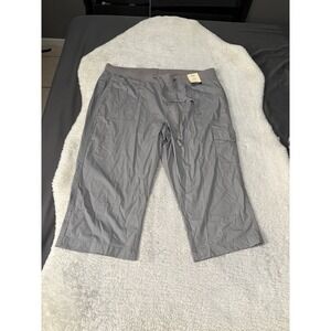 New St John's Bay Women's Gray Capri Cargo Mid Rise Jogger Pants Plus Size 1X